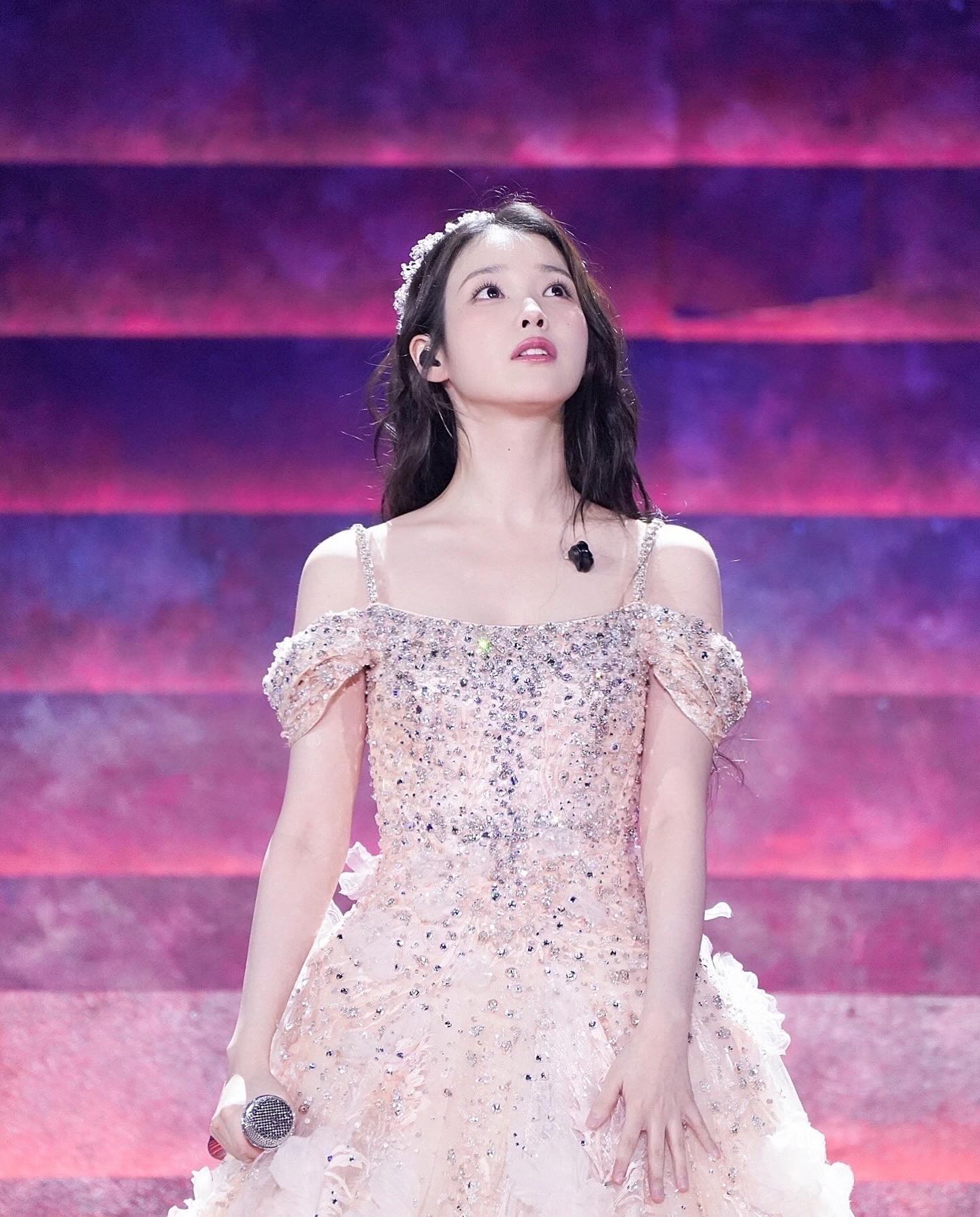 IU