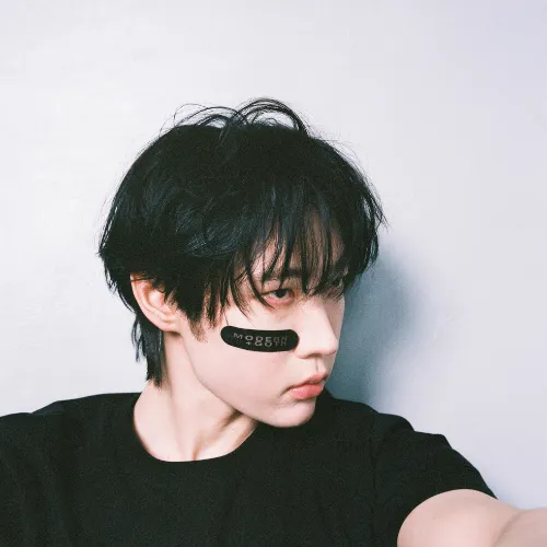 얼터너티브 R&B 아티스트 태버(Tabber) 프로필 사진 - 뮤직킹 페스티벌·브랜드 행사 섭외